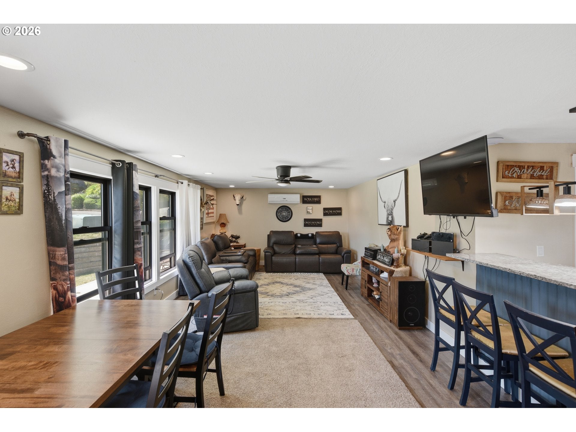 2220 MAINE CT