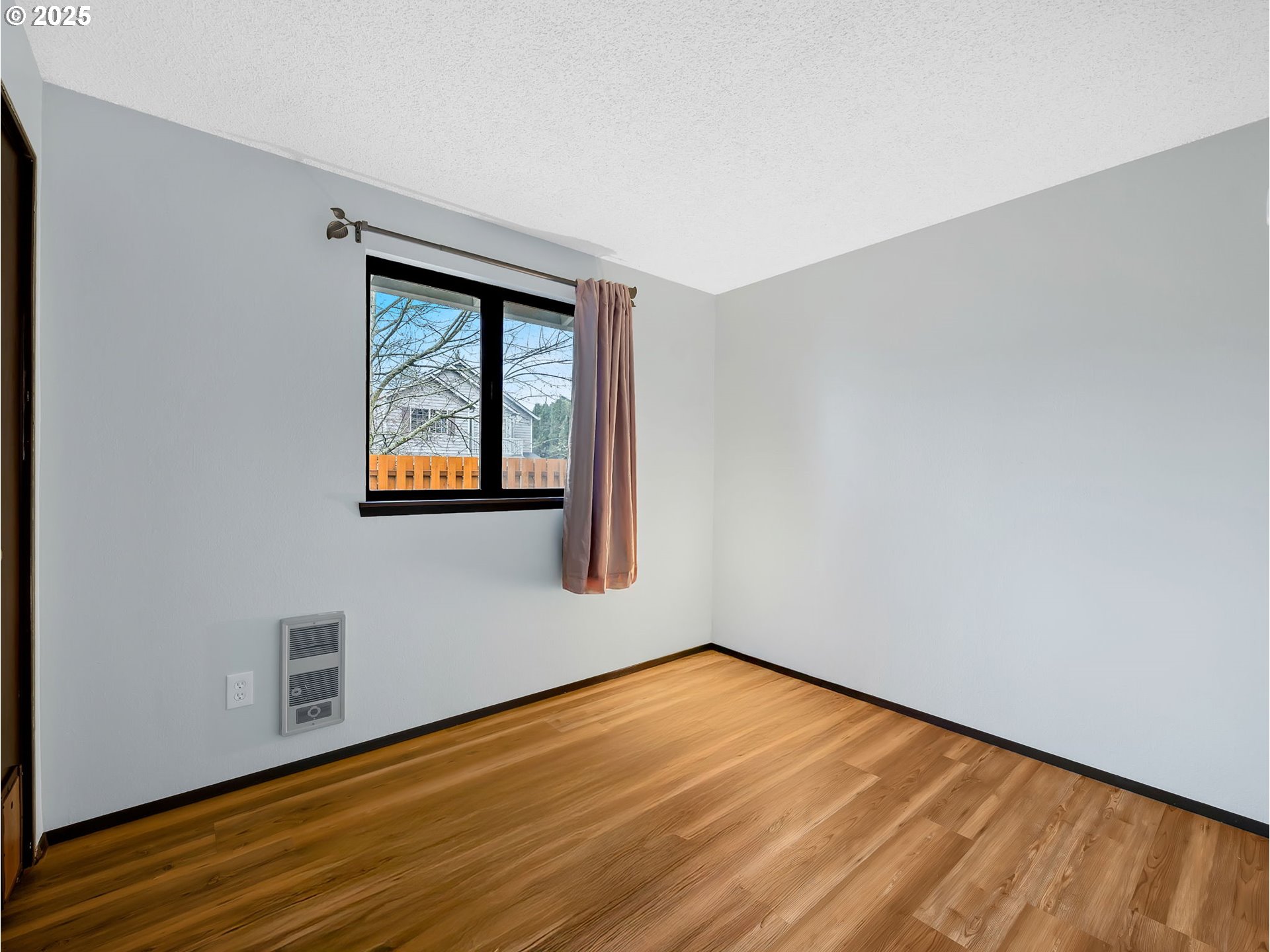 Portland, Oregon 97236, United States, 3 Bedrooms Bedrooms, ,1 BathroomBathrooms,Residential,Active,254249