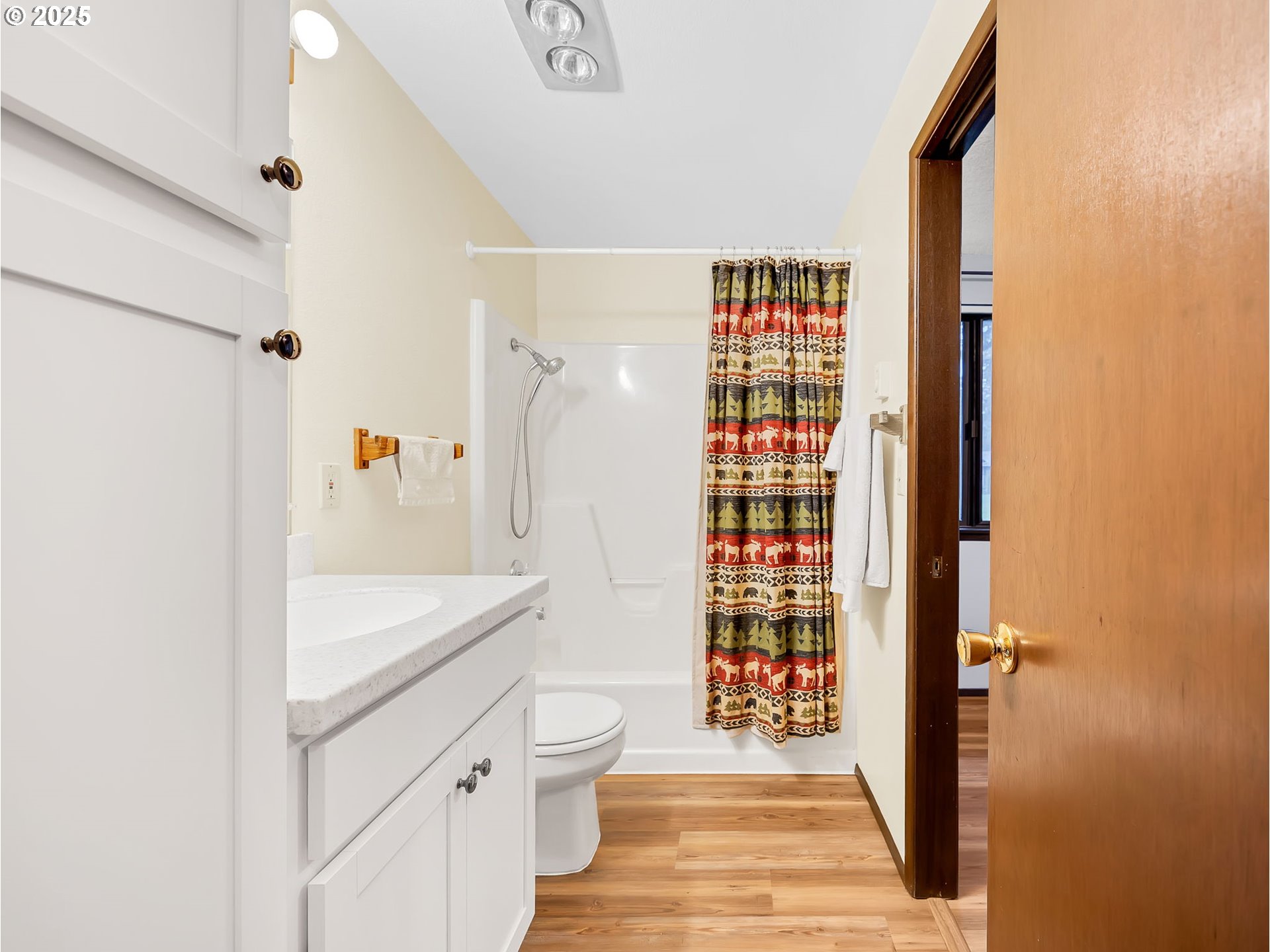 Portland, Oregon 97236, United States, 3 Bedrooms Bedrooms, ,1 BathroomBathrooms,Residential,Active,254249