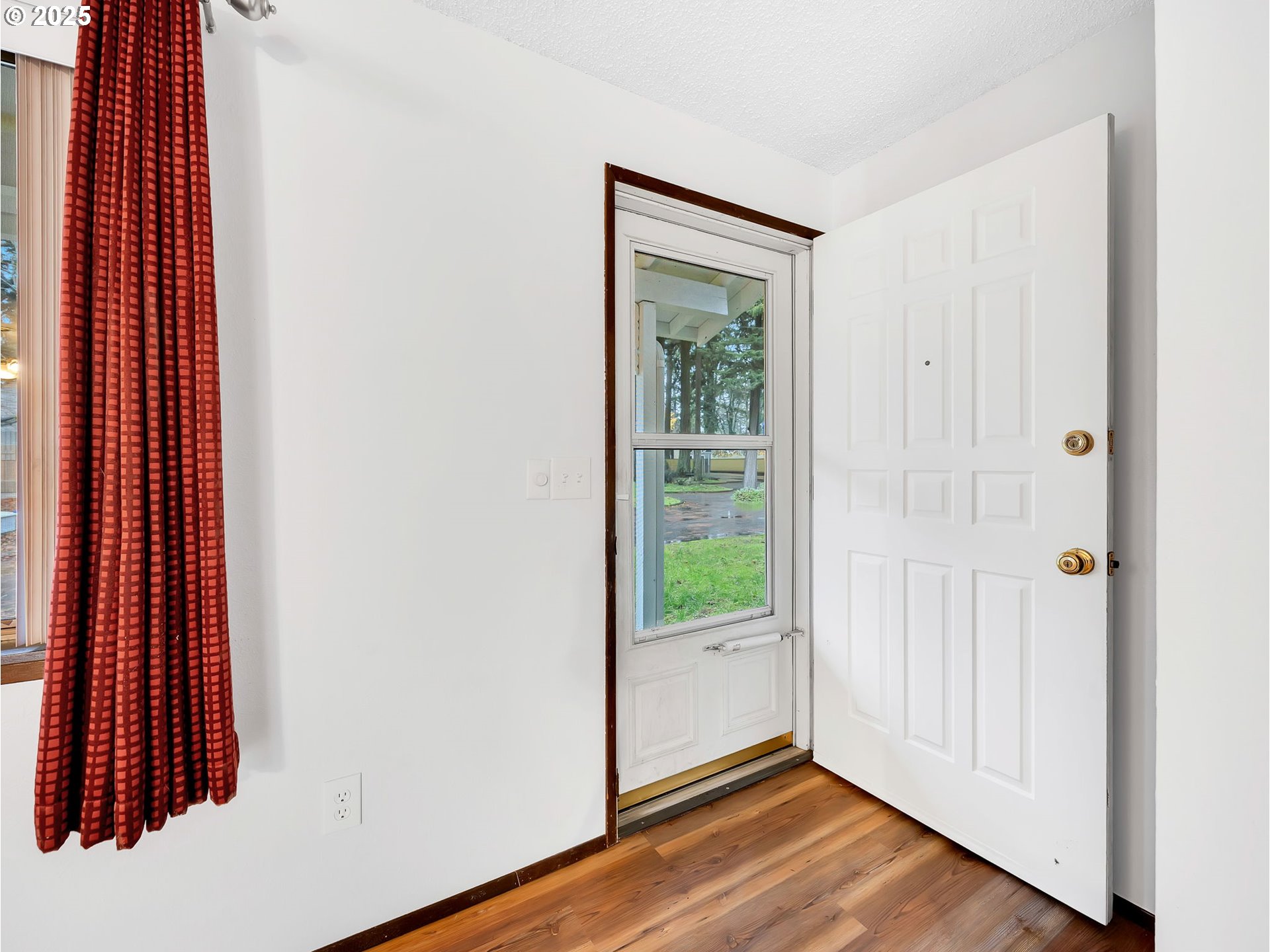 Portland, Oregon 97236, United States, 3 Bedrooms Bedrooms, ,1 BathroomBathrooms,Residential,Active,254249