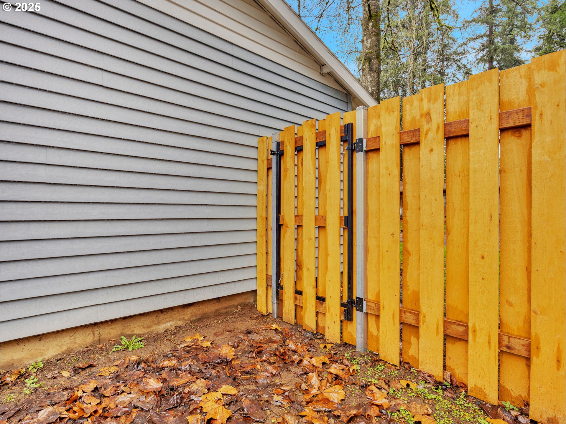 Portland, Oregon 97236, United States, 3 Bedrooms Bedrooms, ,1 BathroomBathrooms,Residential,Active,254249