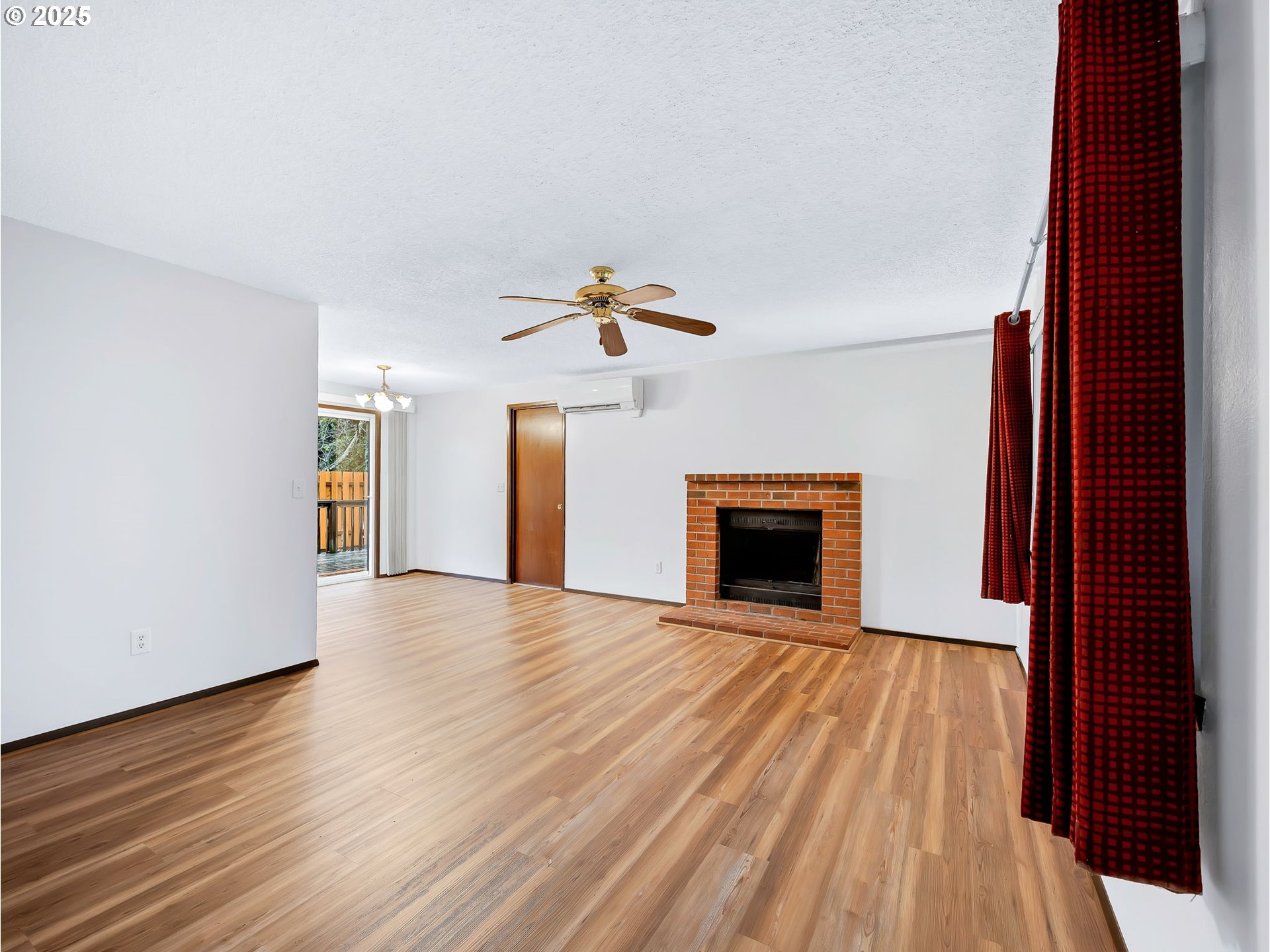 Portland, Oregon 97236, United States, 3 Bedrooms Bedrooms, ,1 BathroomBathrooms,Residential,Active,254249