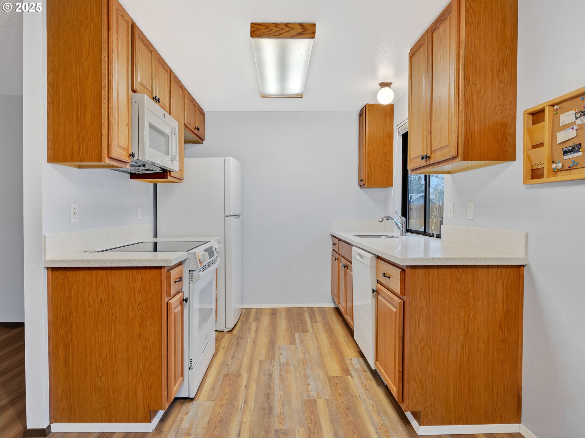 Portland, Oregon 97236, United States, 3 Bedrooms Bedrooms, ,1 BathroomBathrooms,Residential,Active,254249