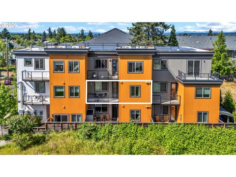 6822 N GREENWICH AVE 205 Portland OR 97217