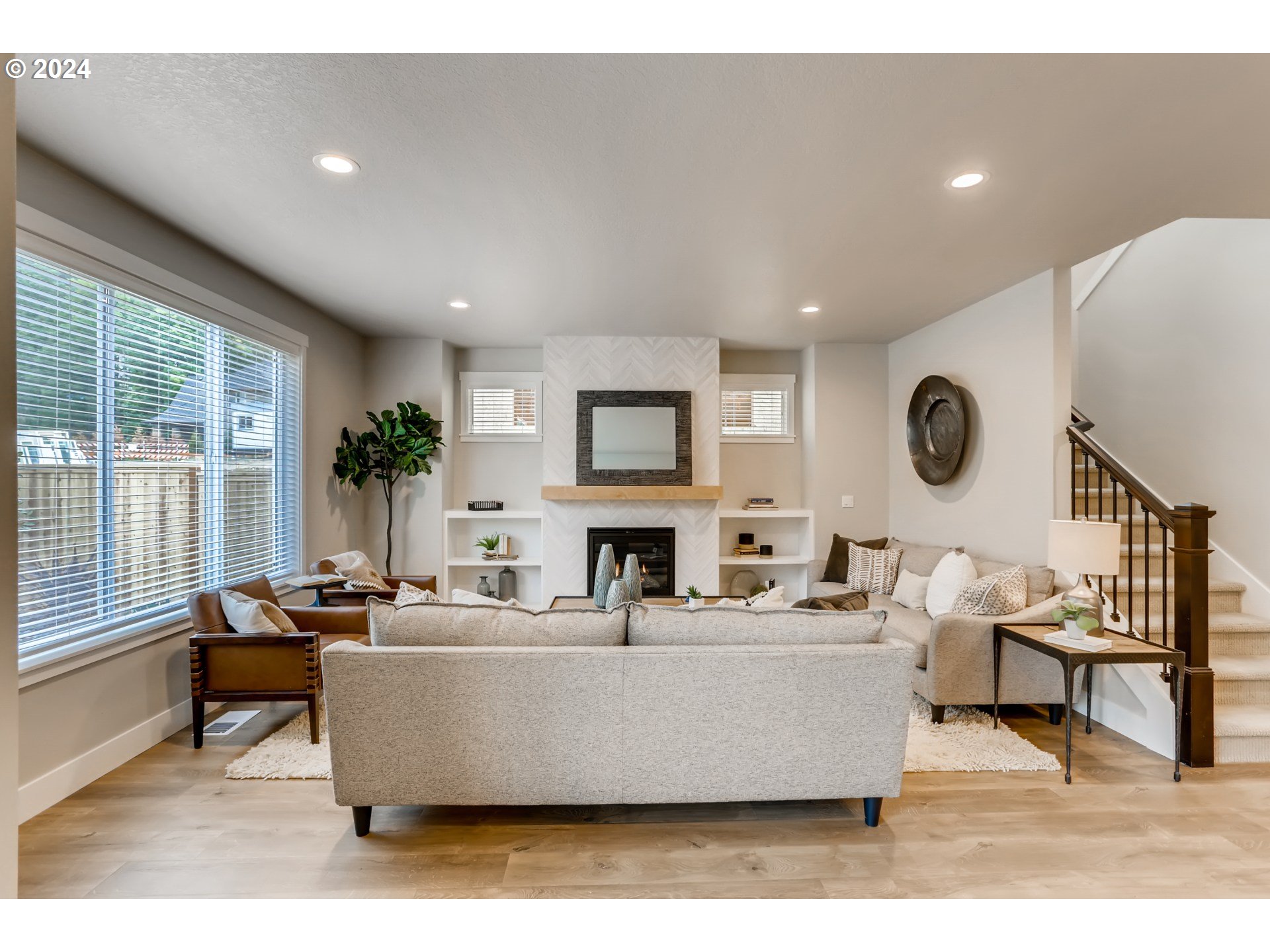 Sherwood, Oregon 97140, United States, 5 Bedrooms Bedrooms, ,4 BathroomsBathrooms,Residential,Pending,27333