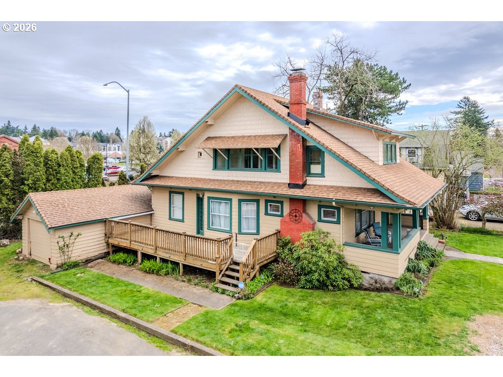 3105 SE WASHINGTON ST