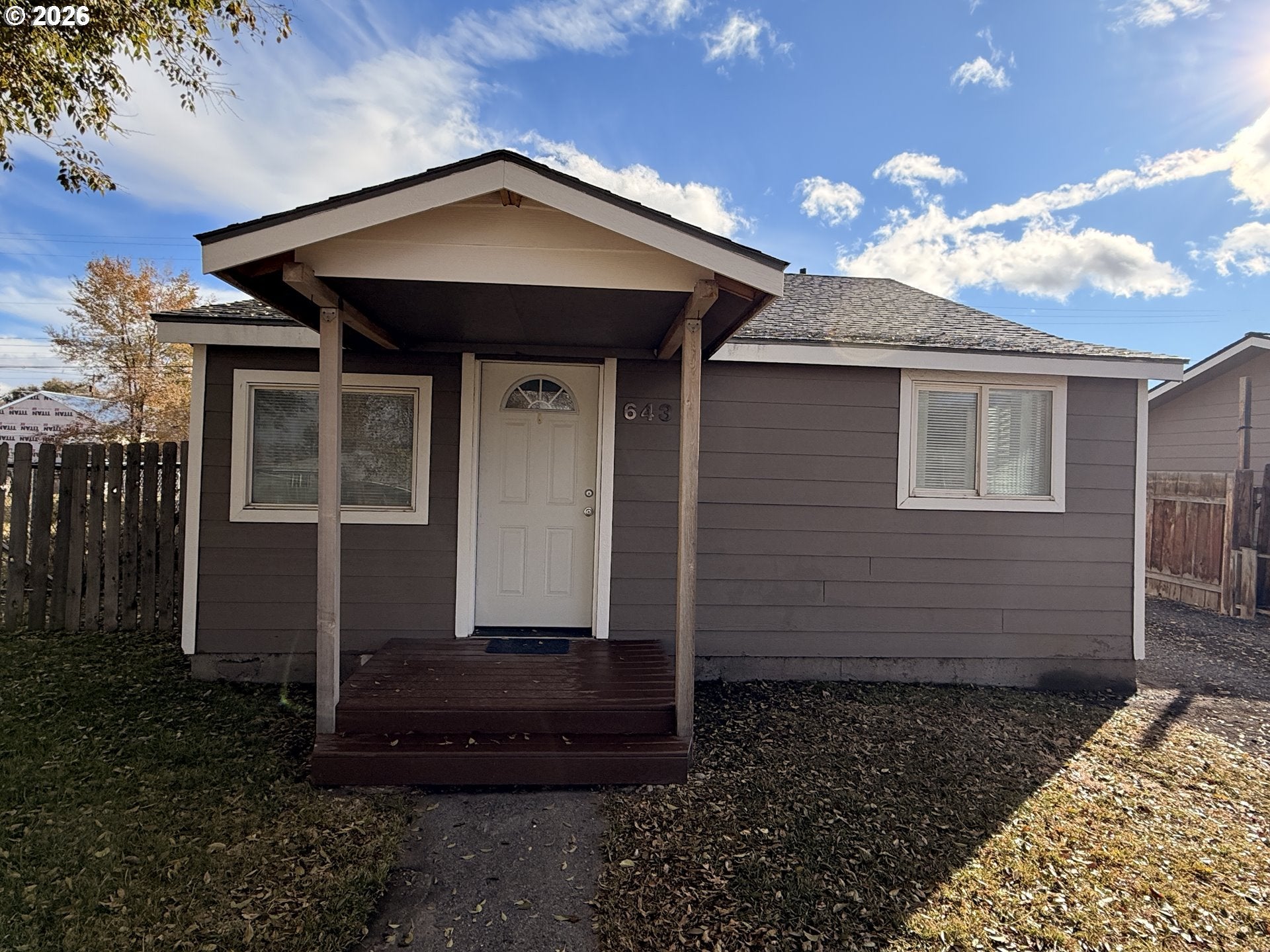 643 S JUNTURA AVE
