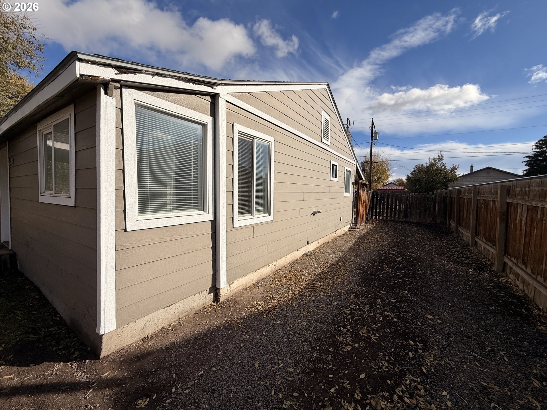 643 S JUNTURA AVE