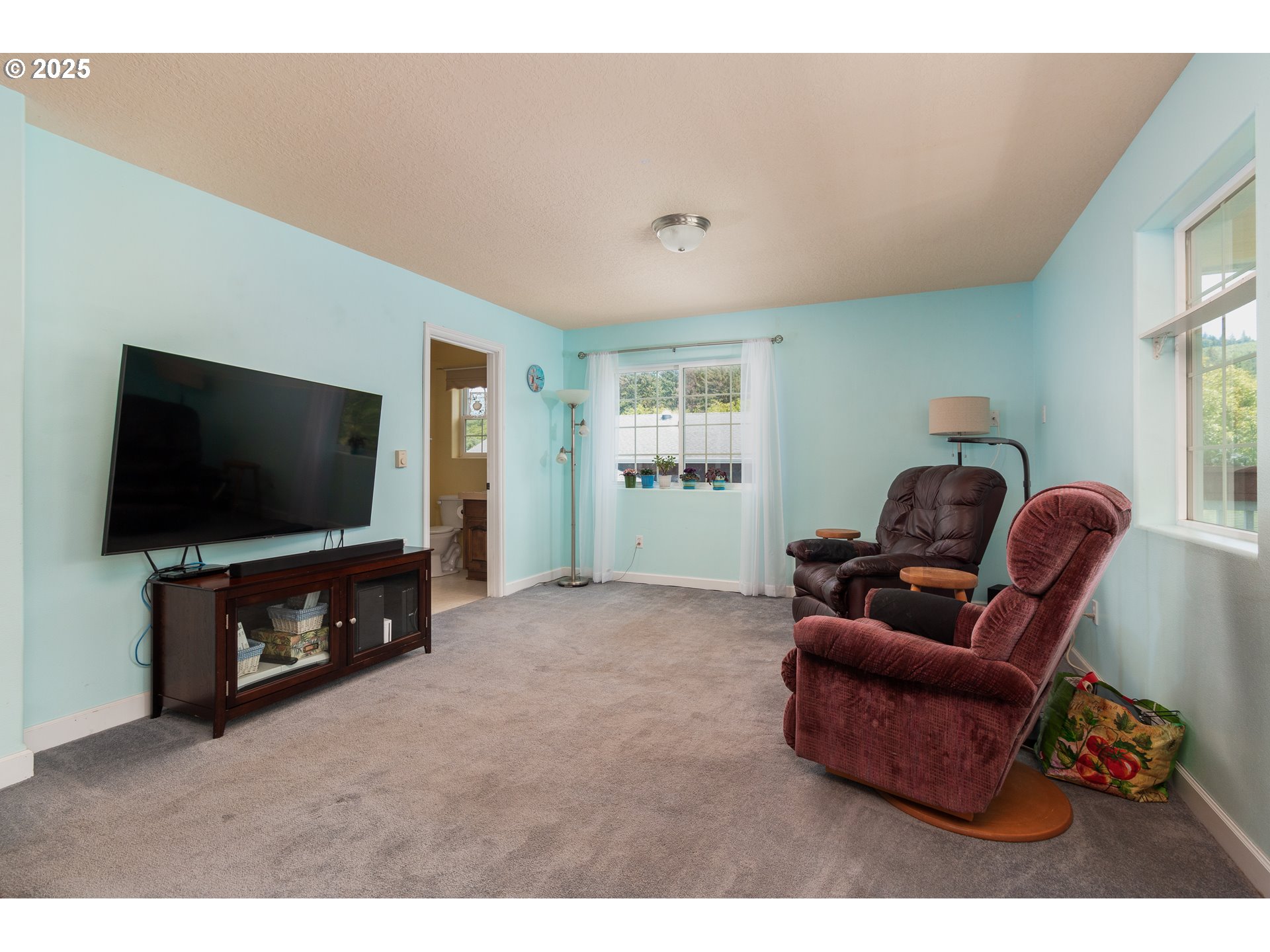46995 BEACH CREST DR