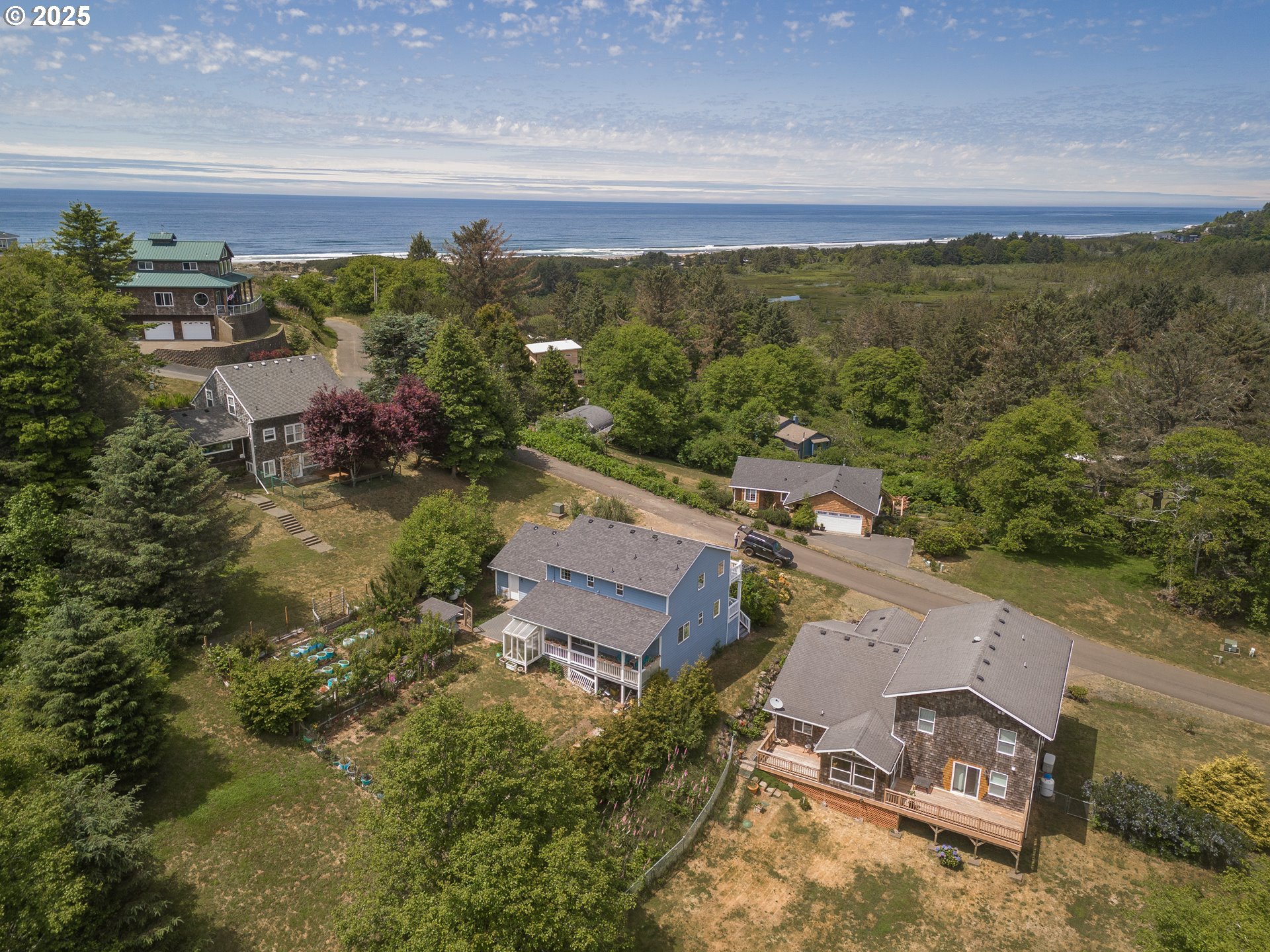 46995 BEACH CREST DR