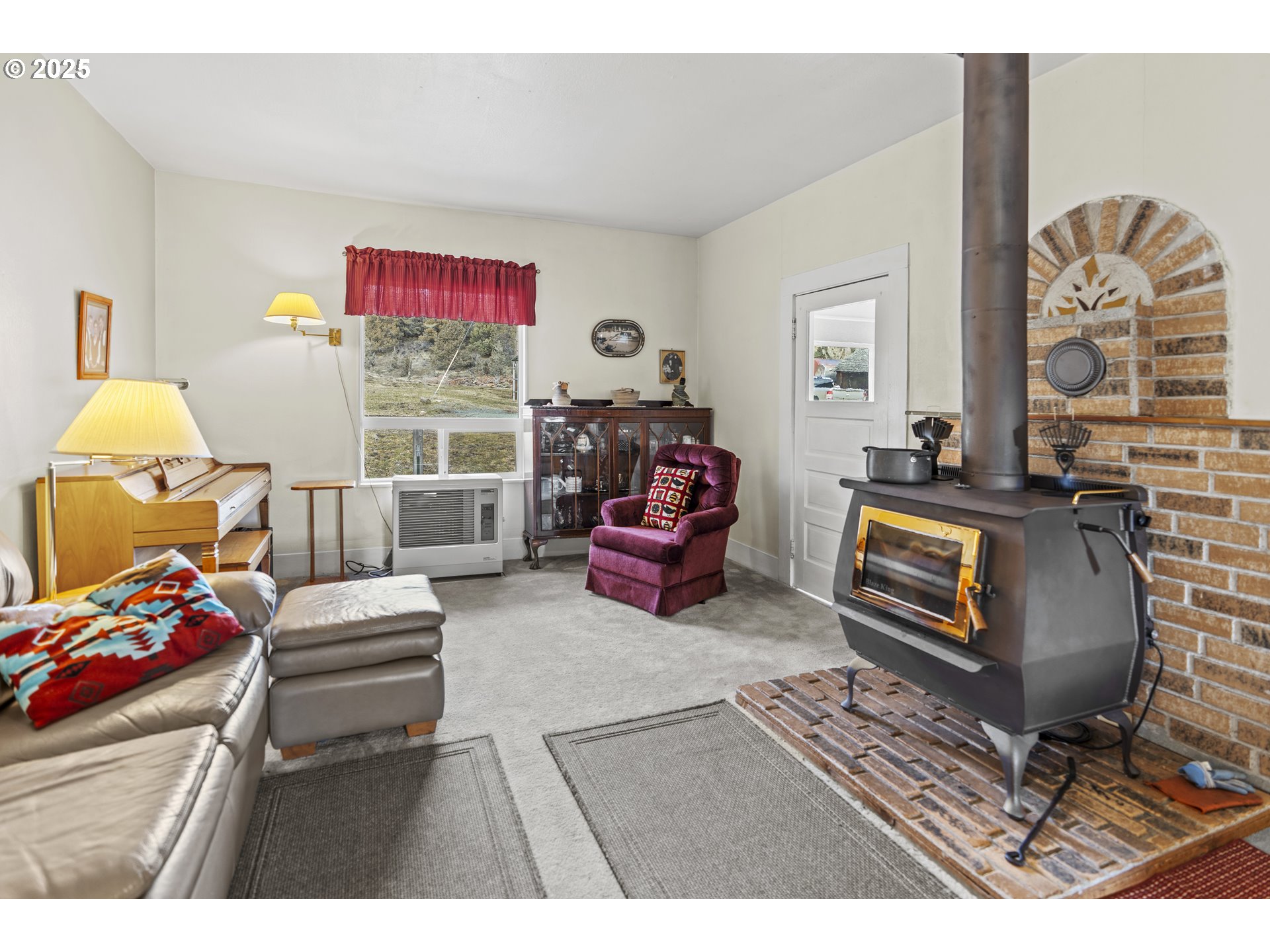 38932 HWY 395