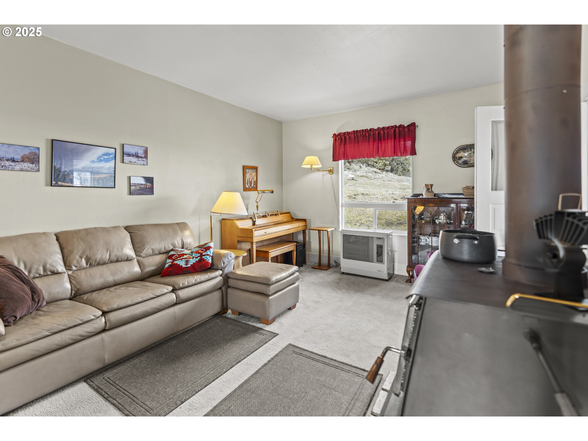 38932 HWY 395