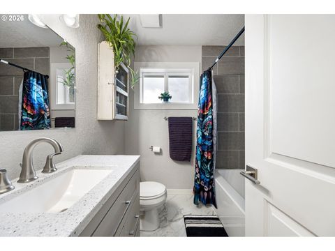 Tiny photo for 82517 Greenwood St, Creswell, OR 97426 (MLS # 570683153)