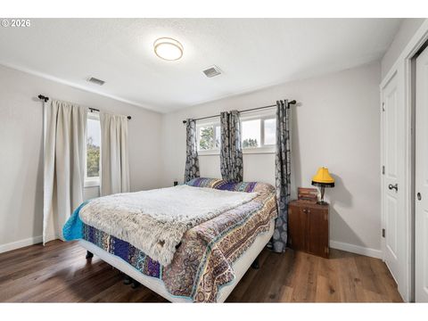 Tiny photo for 82517 Greenwood St, Creswell, OR 97426 (MLS # 570683153)