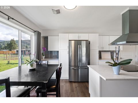 Tiny photo for 82517 Greenwood St, Creswell, OR 97426 (MLS # 570683153)