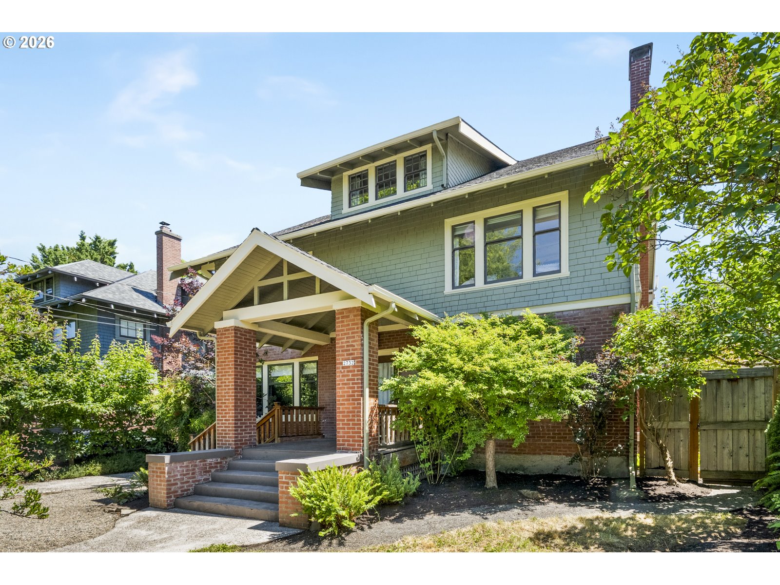 2732 NE 15TH AVE