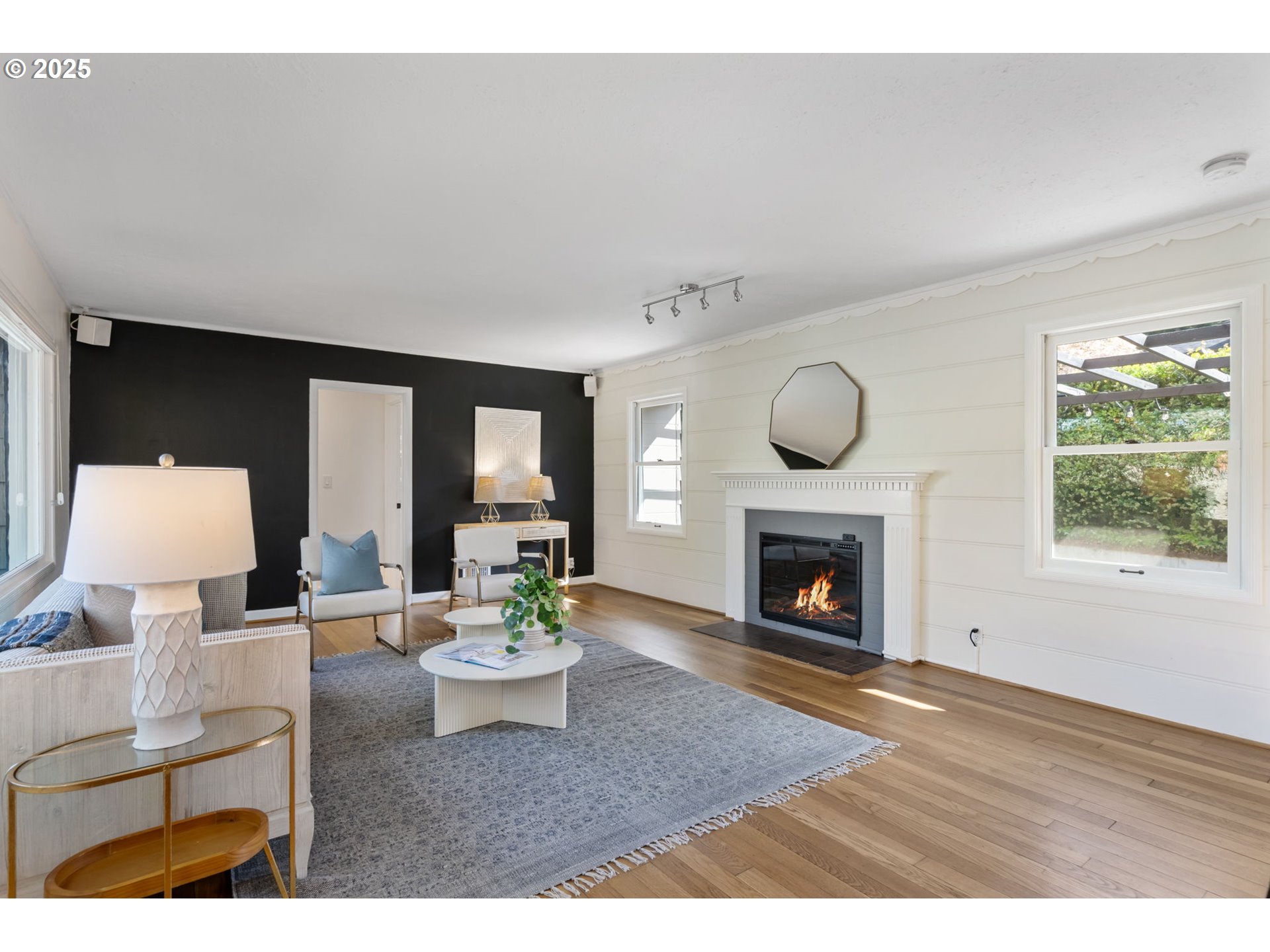 8075 SW VALLEY VIEW CT