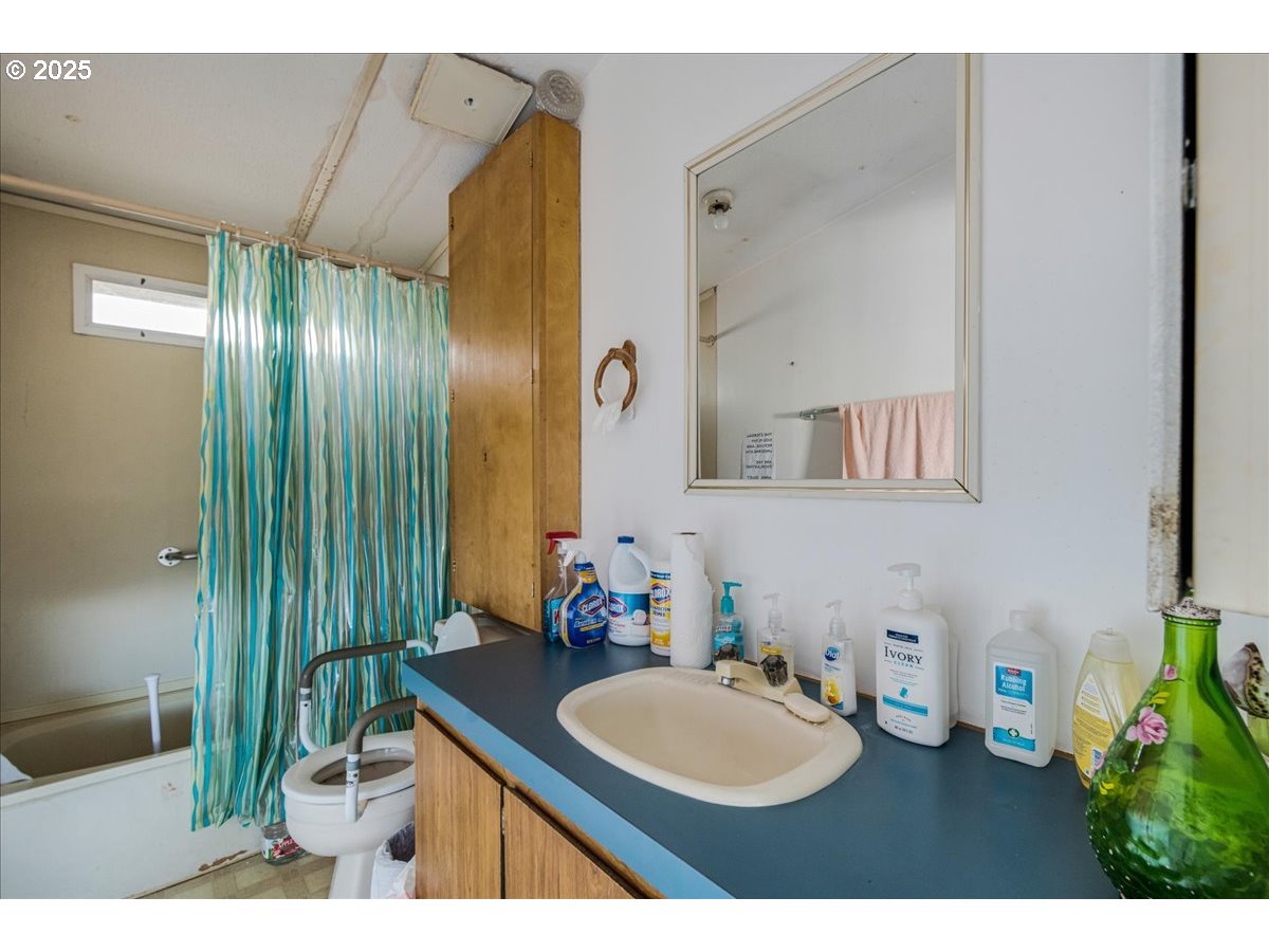 Yamhill, Oregon 97148, United States, 3 Bedrooms Bedrooms, ,2 BathroomsBathrooms,Residential,Active,4519