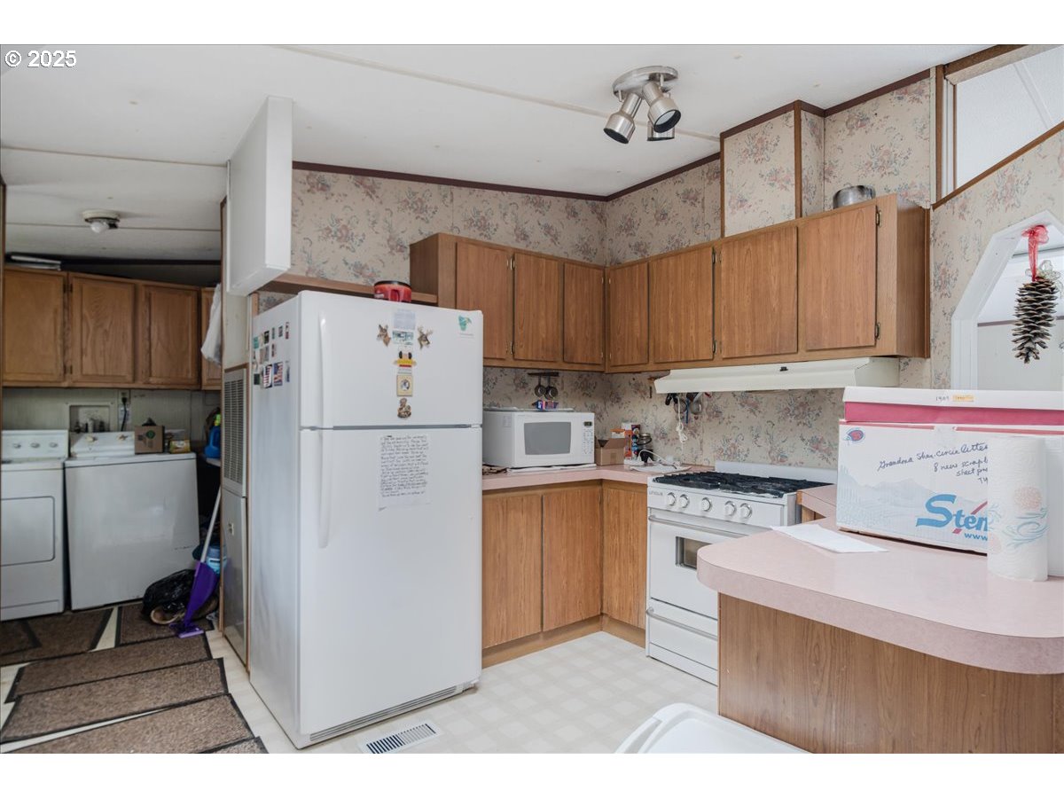 Yamhill, Oregon 97148, United States, 3 Bedrooms Bedrooms, ,2 BathroomsBathrooms,Residential,Active,4519