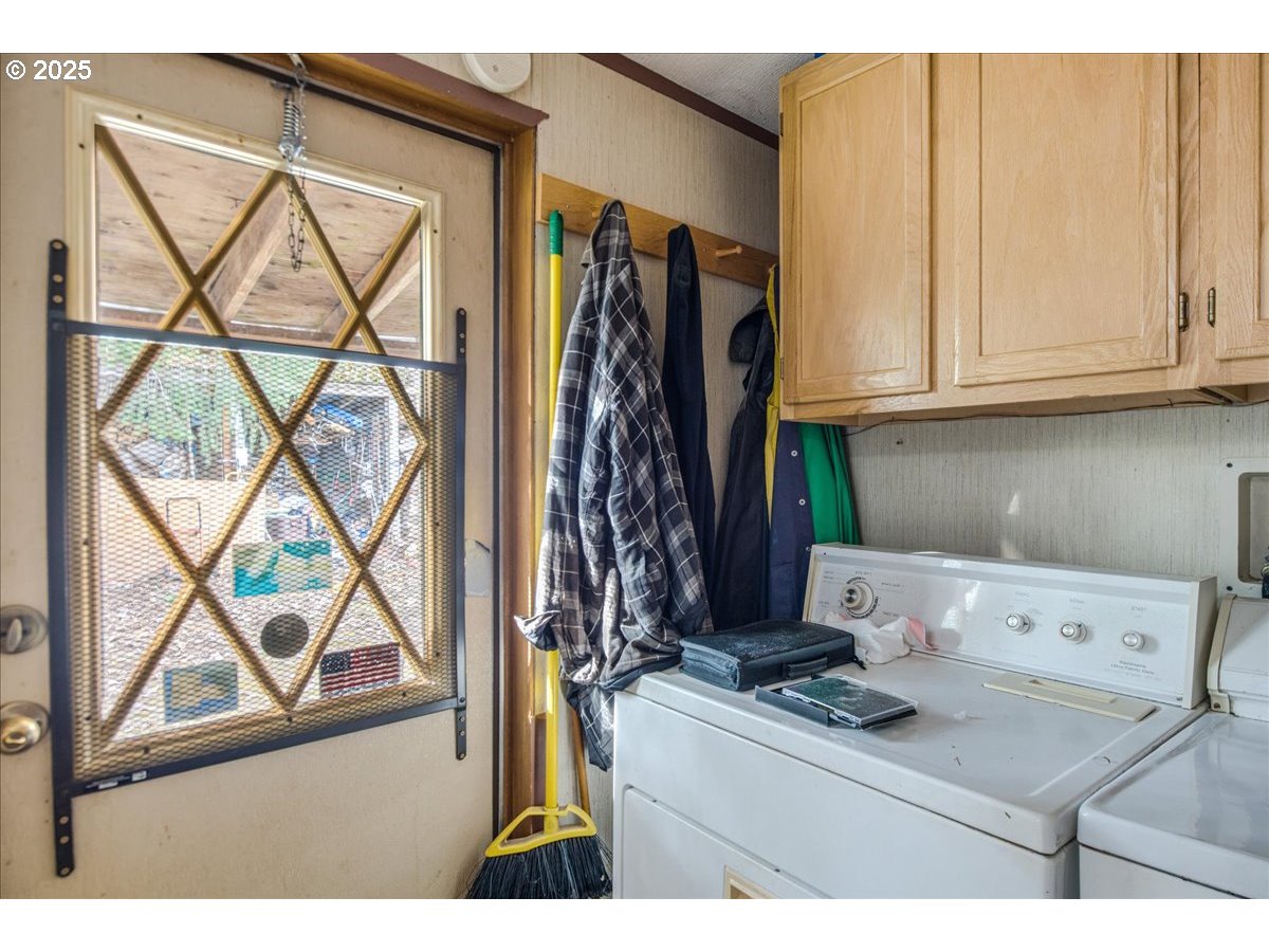 Yamhill, Oregon 97148, United States, 3 Bedrooms Bedrooms, ,2 BathroomsBathrooms,Residential,Active,4519