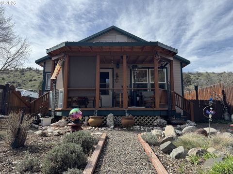 528 N COZART AVE Prairie City OR 97869