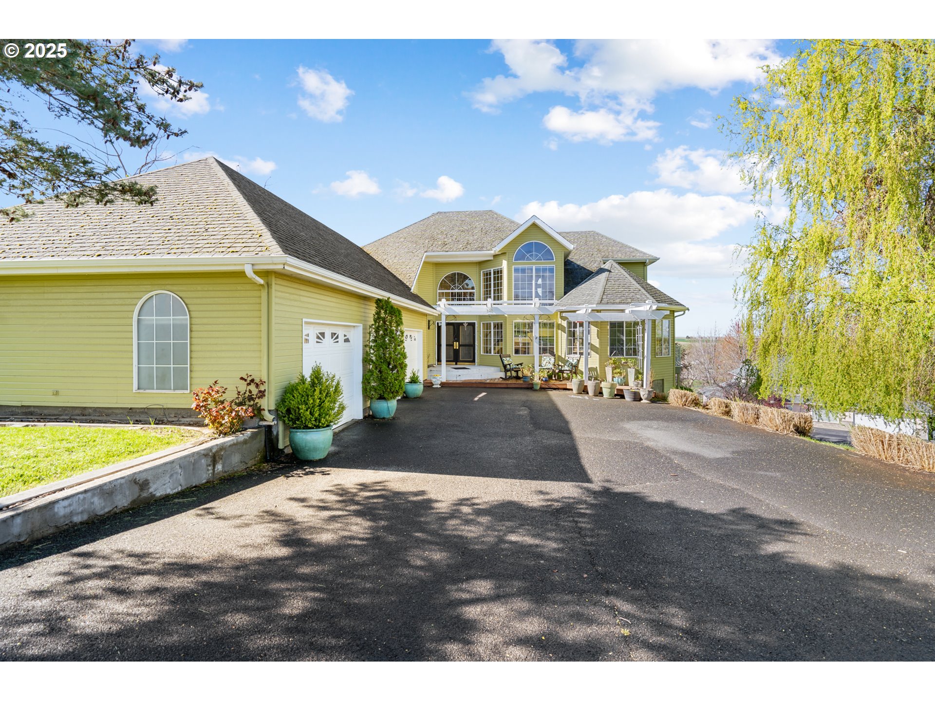 300 GOLF COURSE RD