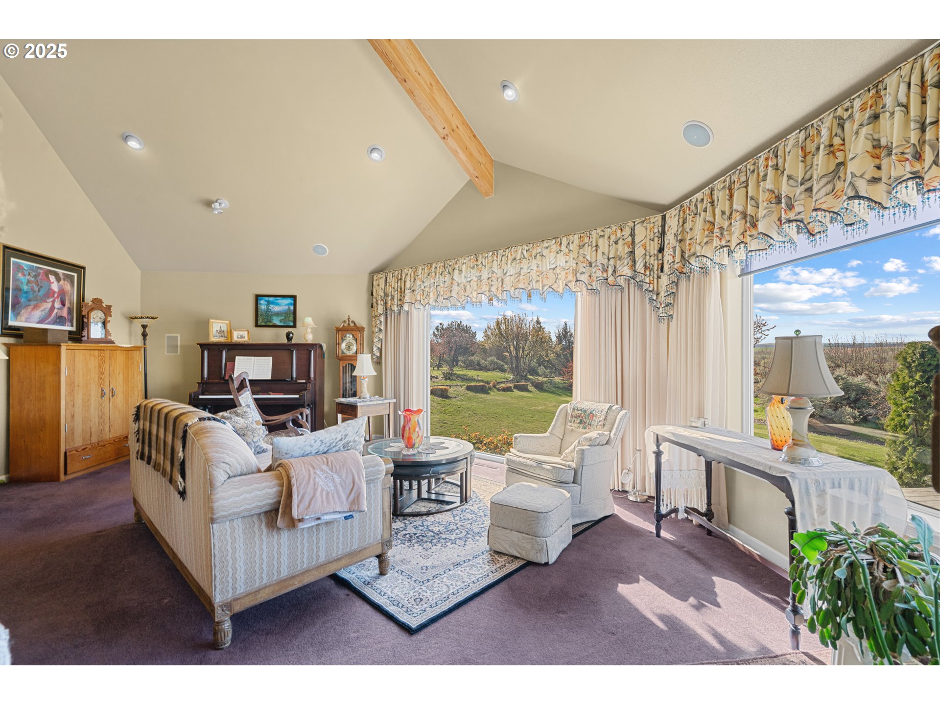 300 GOLF COURSE RD