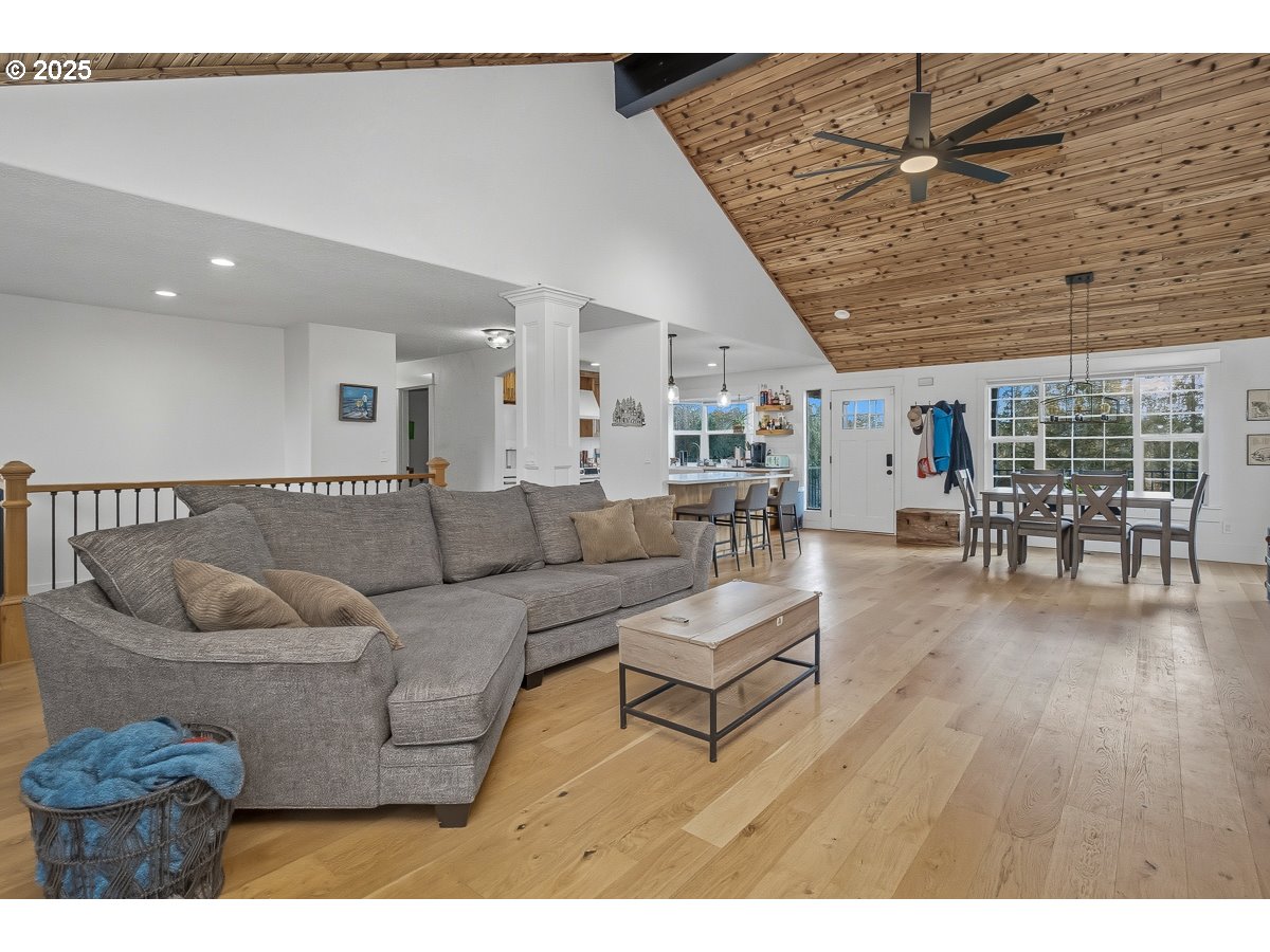 16290 S RIVERVIEW RD