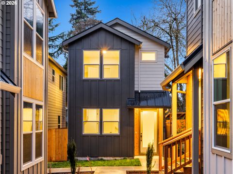 8334 N Bank ST Portland OR 97203