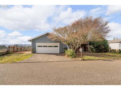 A home in Coquille