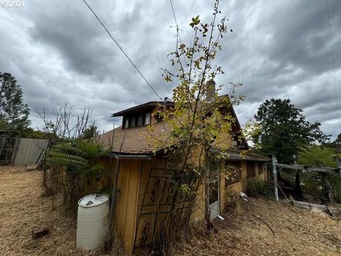 A home in Roseburg