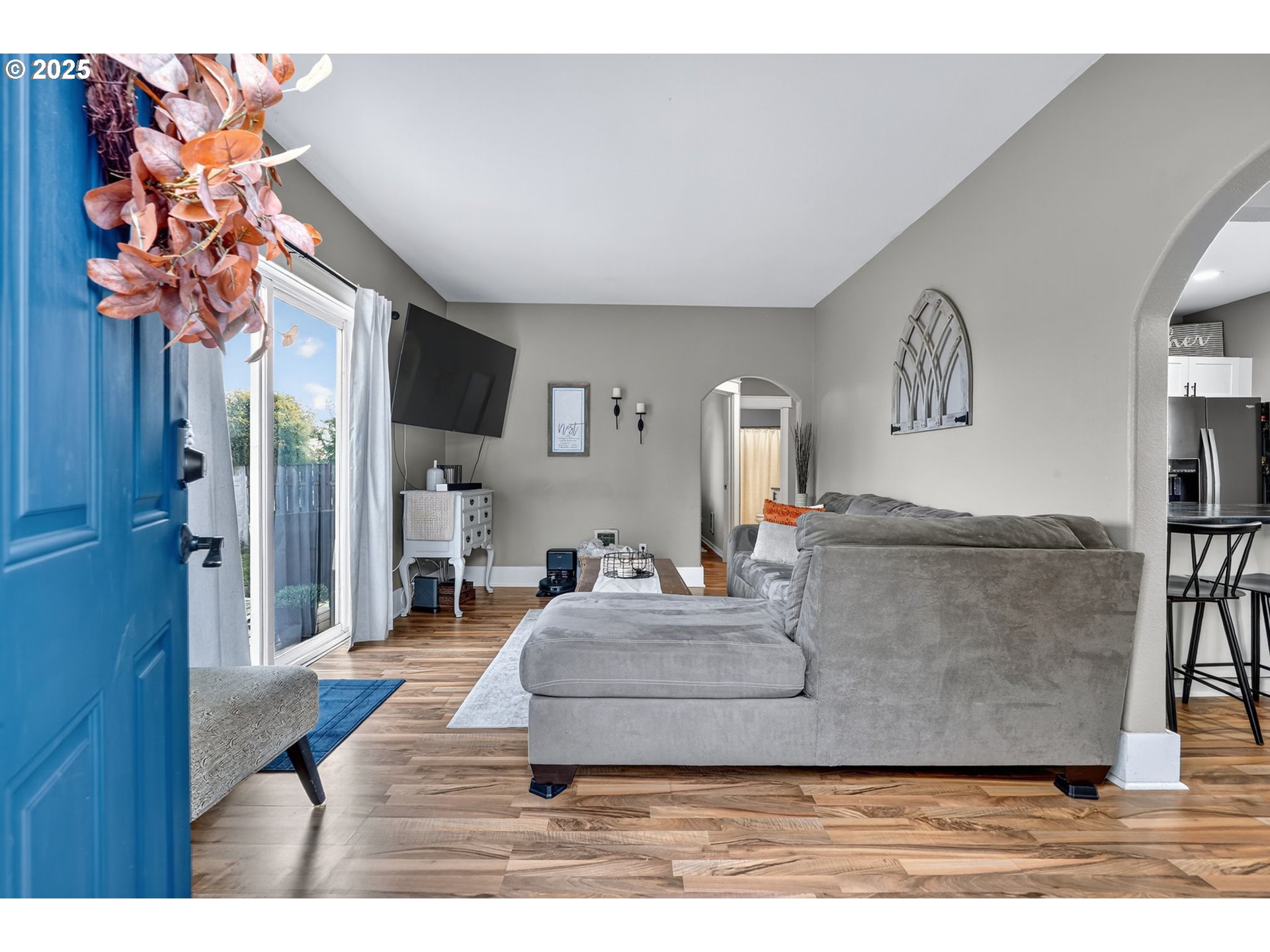 10941 MAIN ST NE