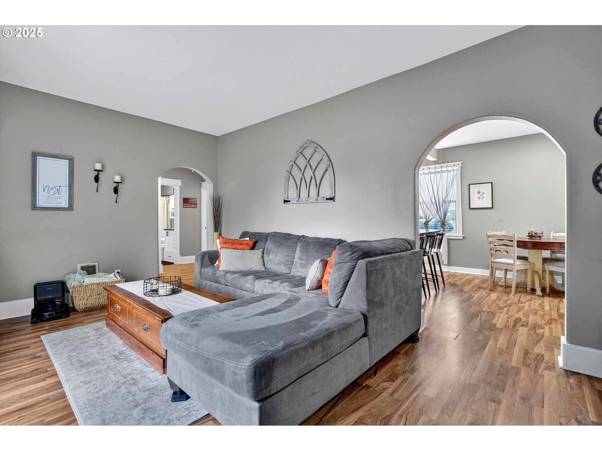 10941 MAIN ST NE