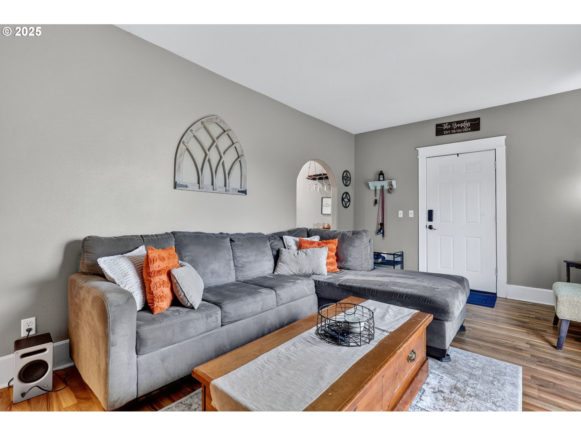 10941 MAIN ST NE