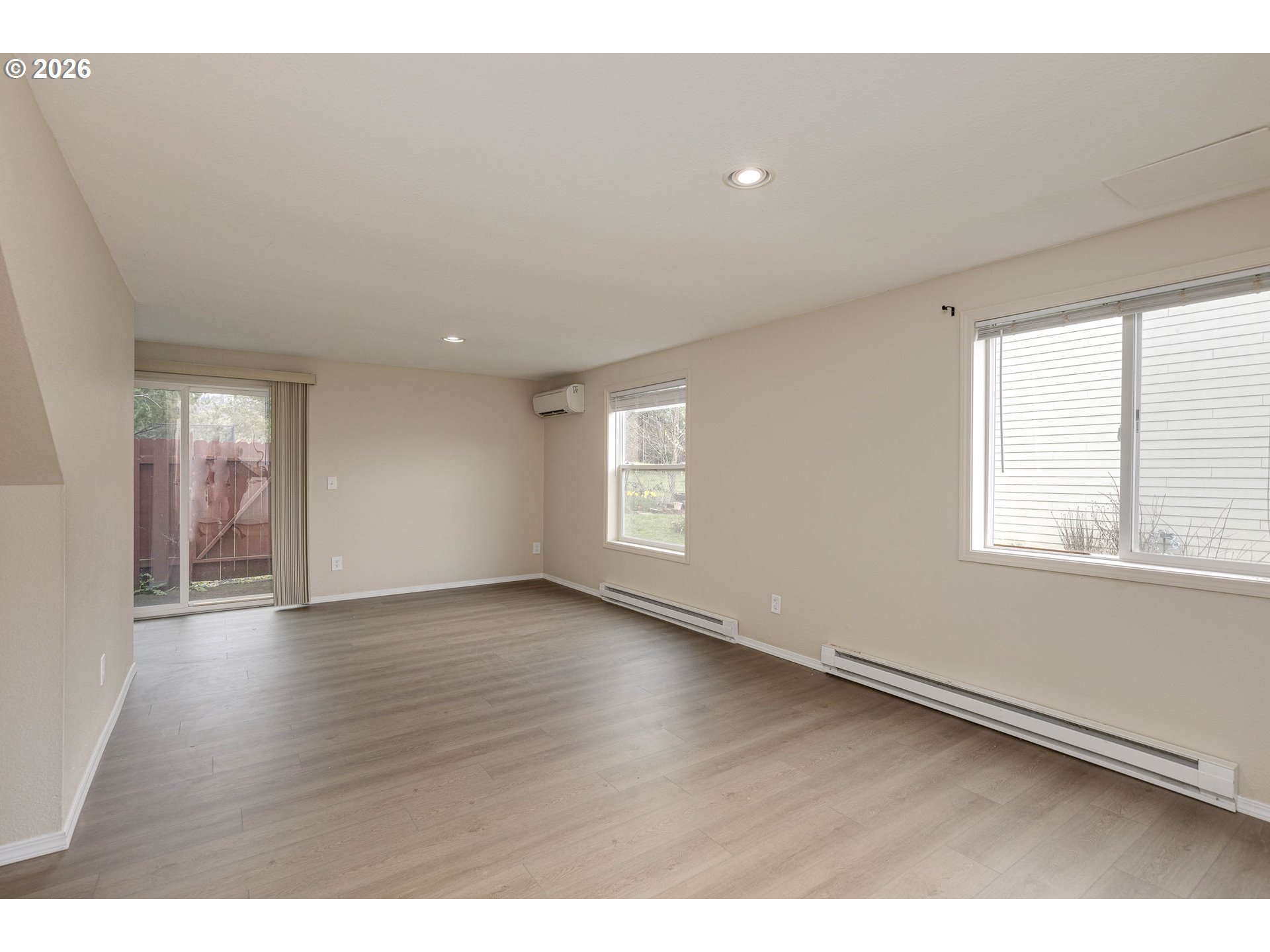 3305 E VITTORIA WAY 24