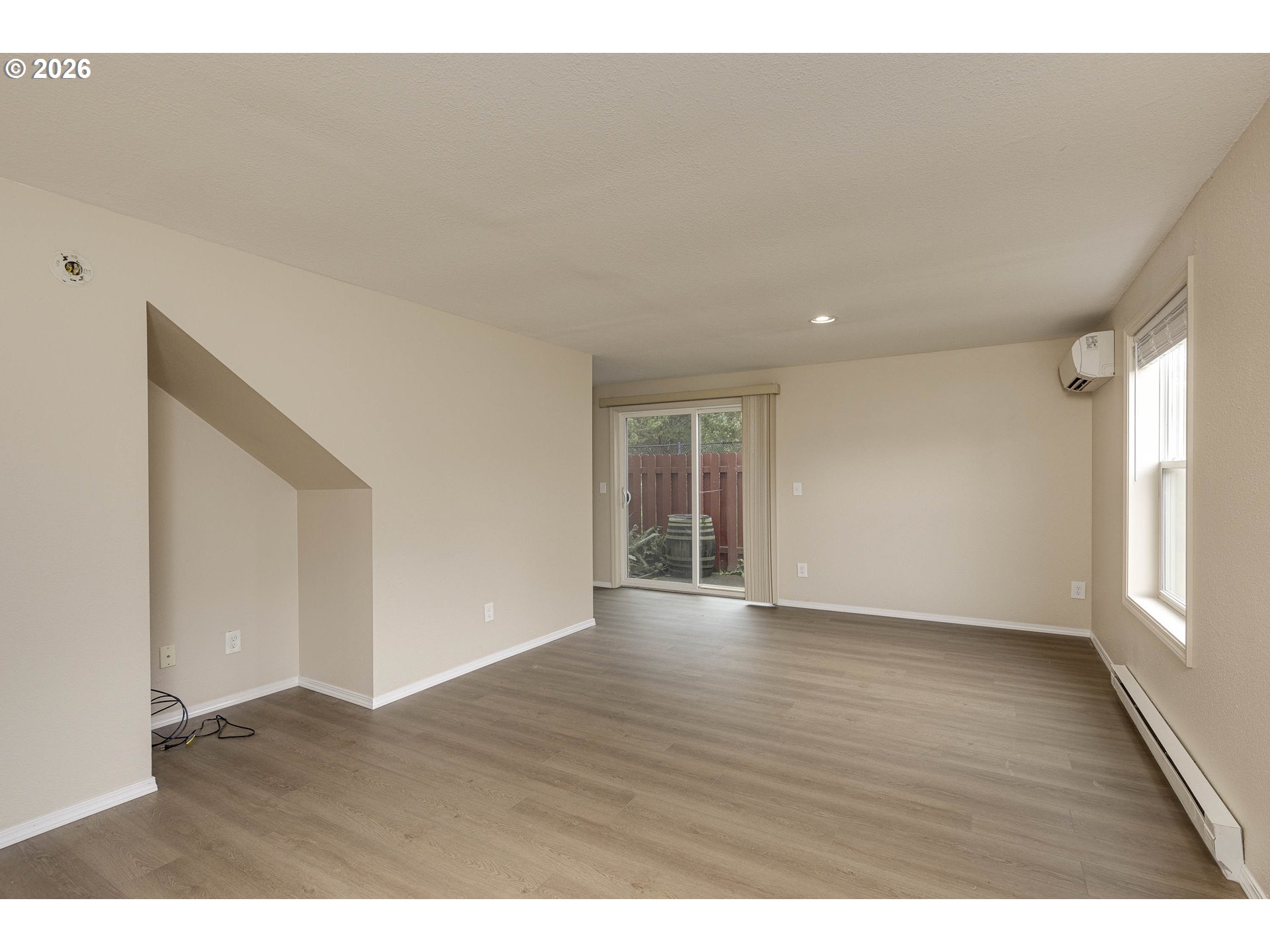 3305 E VITTORIA WAY 24