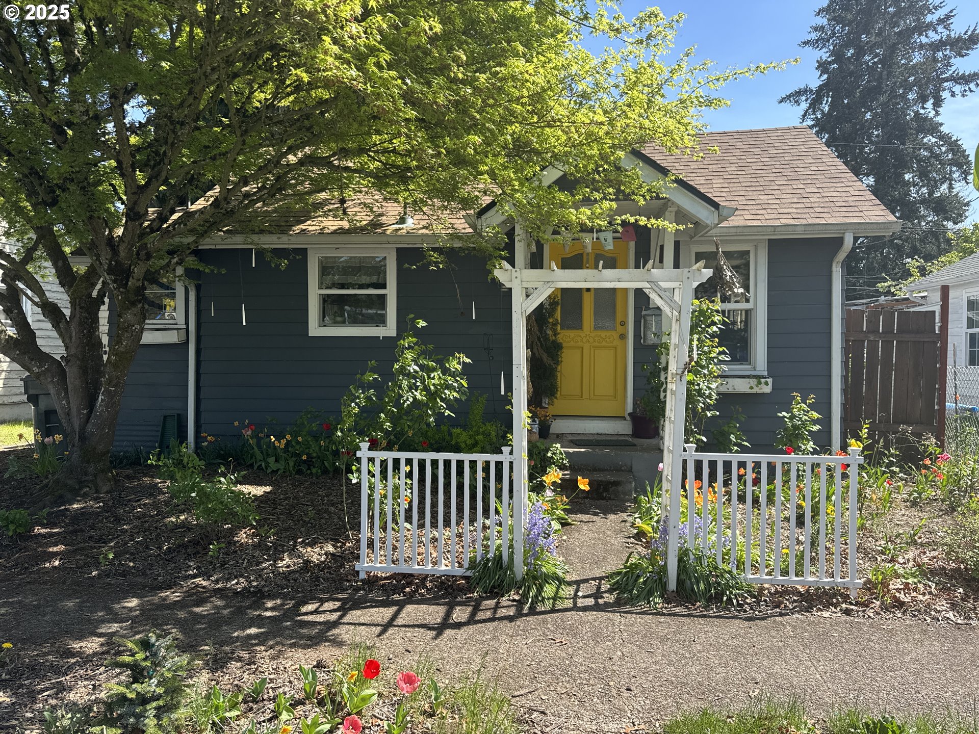 Photo 1 of 21 — 1018 7TH ST NW, Salem, OR 97304