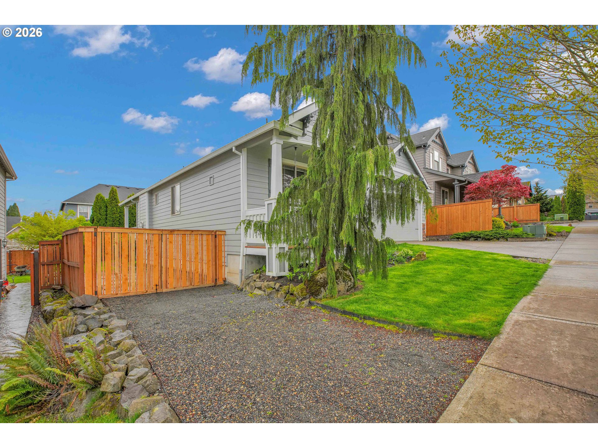 1068 SE KINGFISHER LN