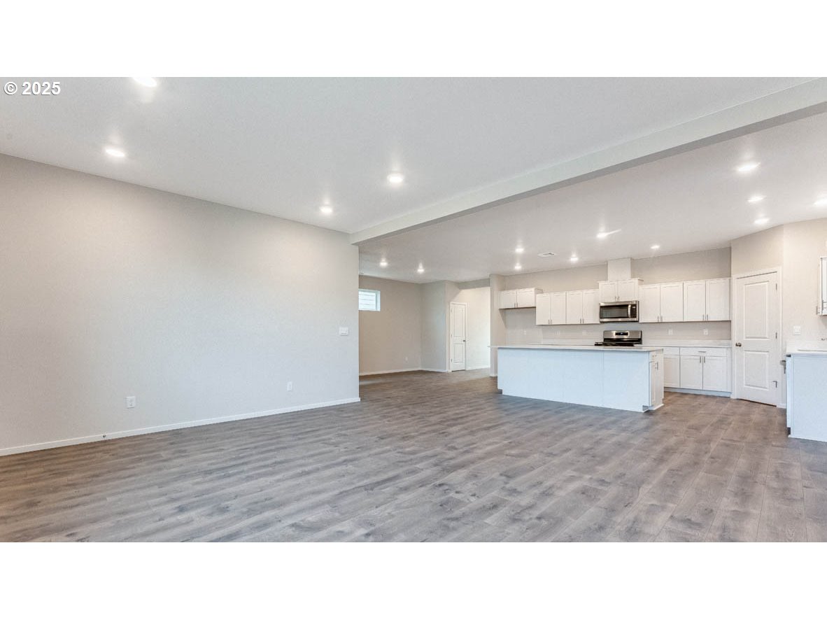2739 Meadowlark AVE