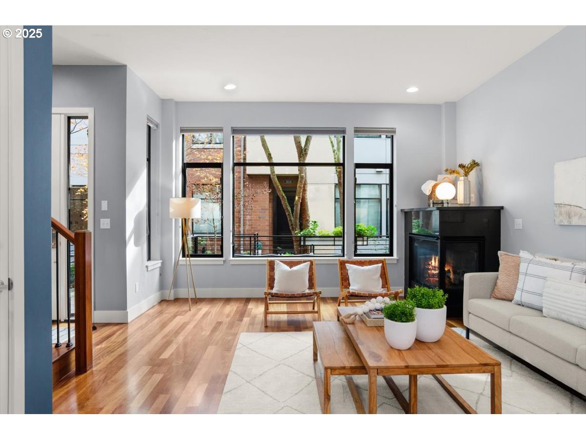 1622 NW RIVERSCAPE ST