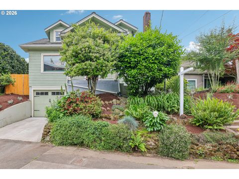 Photo of 4118 NE Senate St, Portland, OR 97232 (MLS # 390576113)