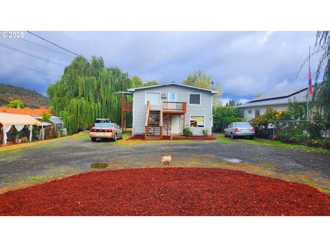 260 PLEASANT AVE Roseburg OR 97470
