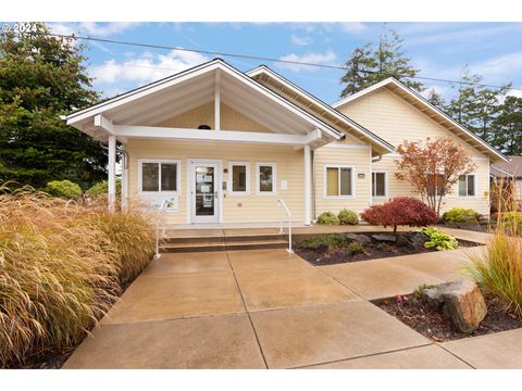 1445 8TH ST Florence OR 97439