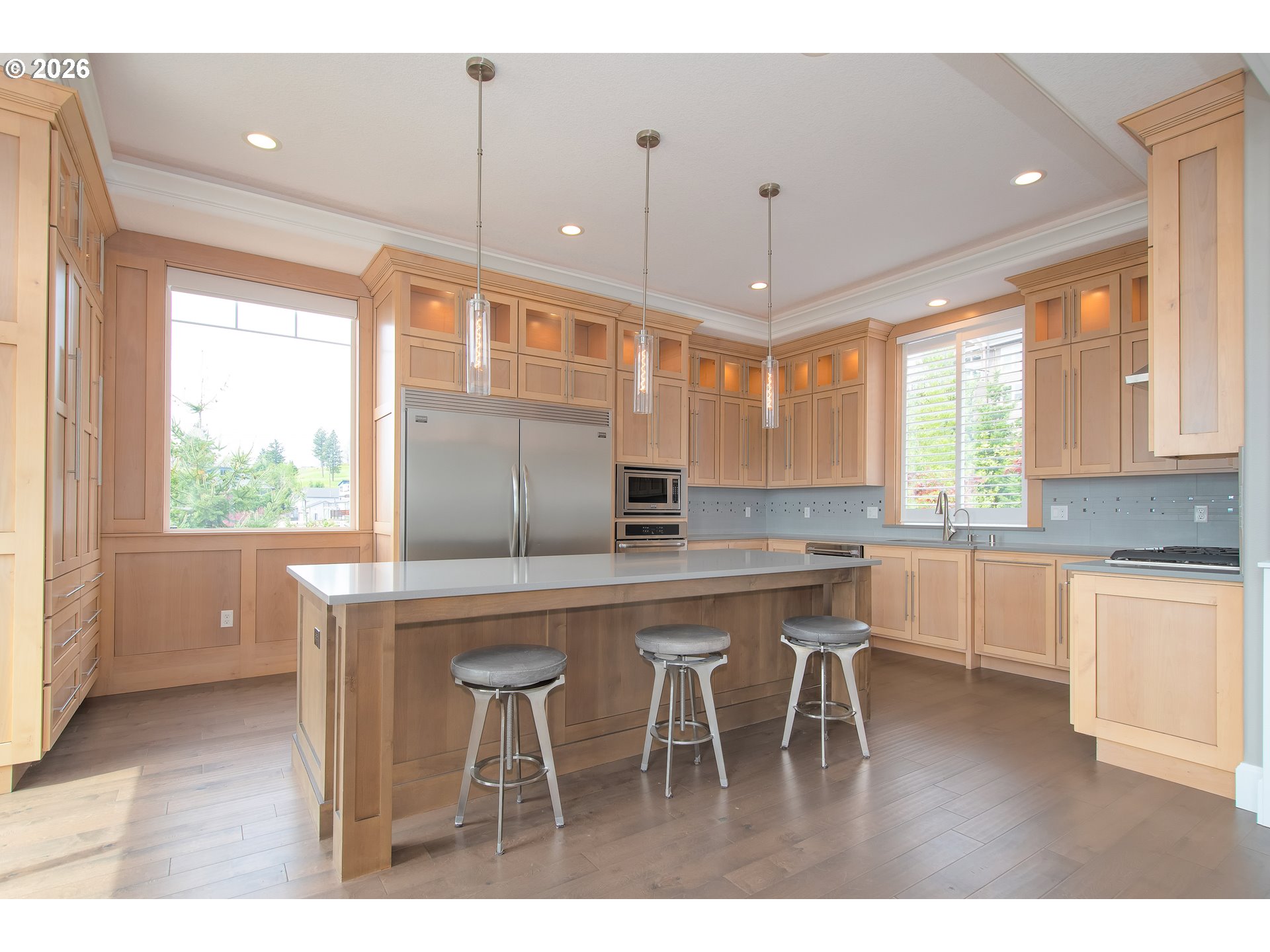 1472 N COLUMBIA RIDGE WAY