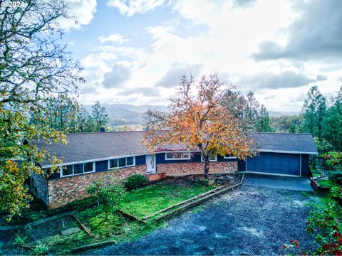 A home in Roseburg