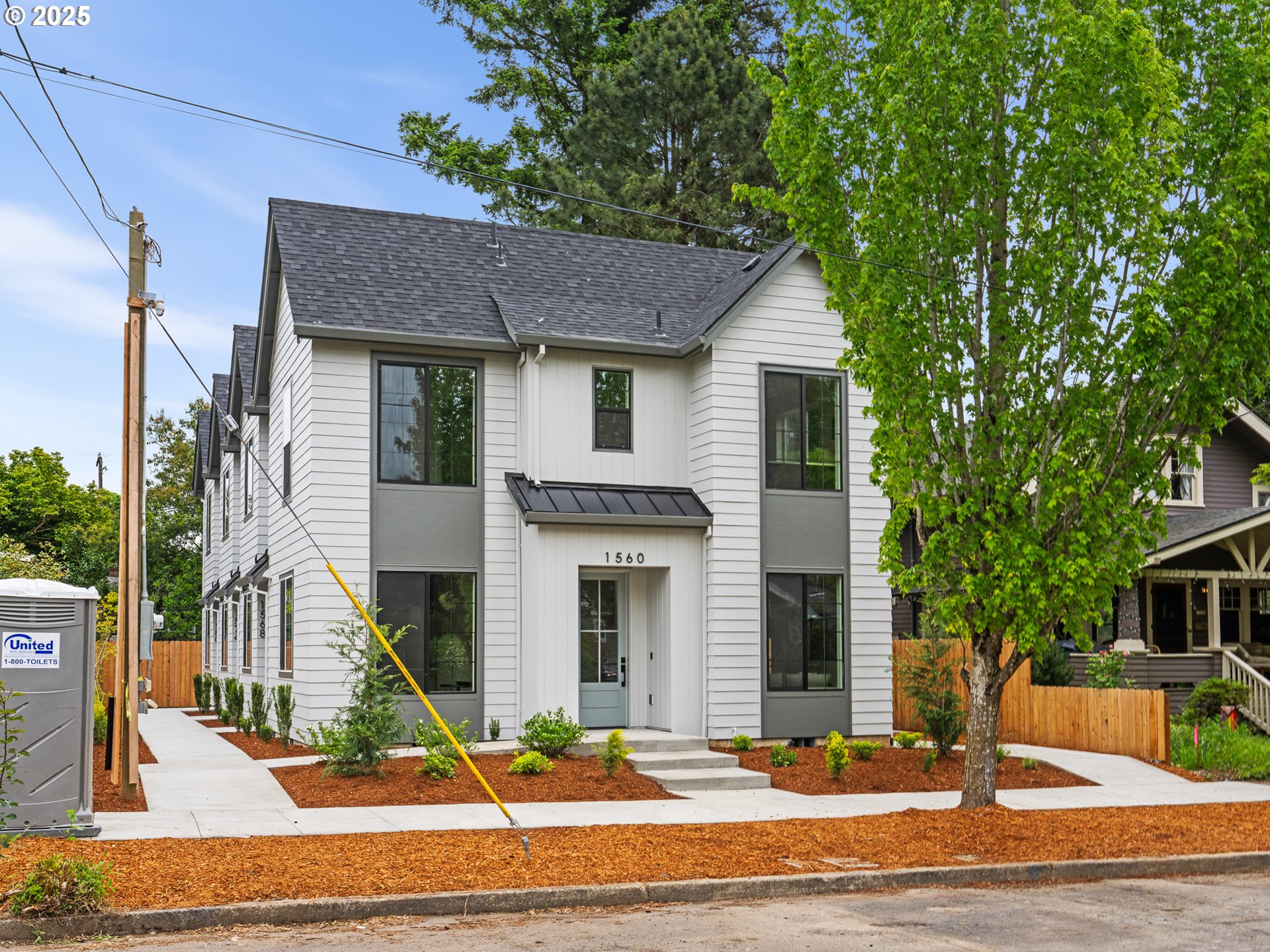 1562 NE 52nd AVE
