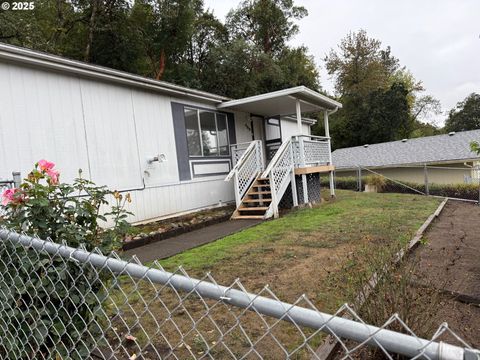 423 NE KIRBY AVE Roseburg OR 97470