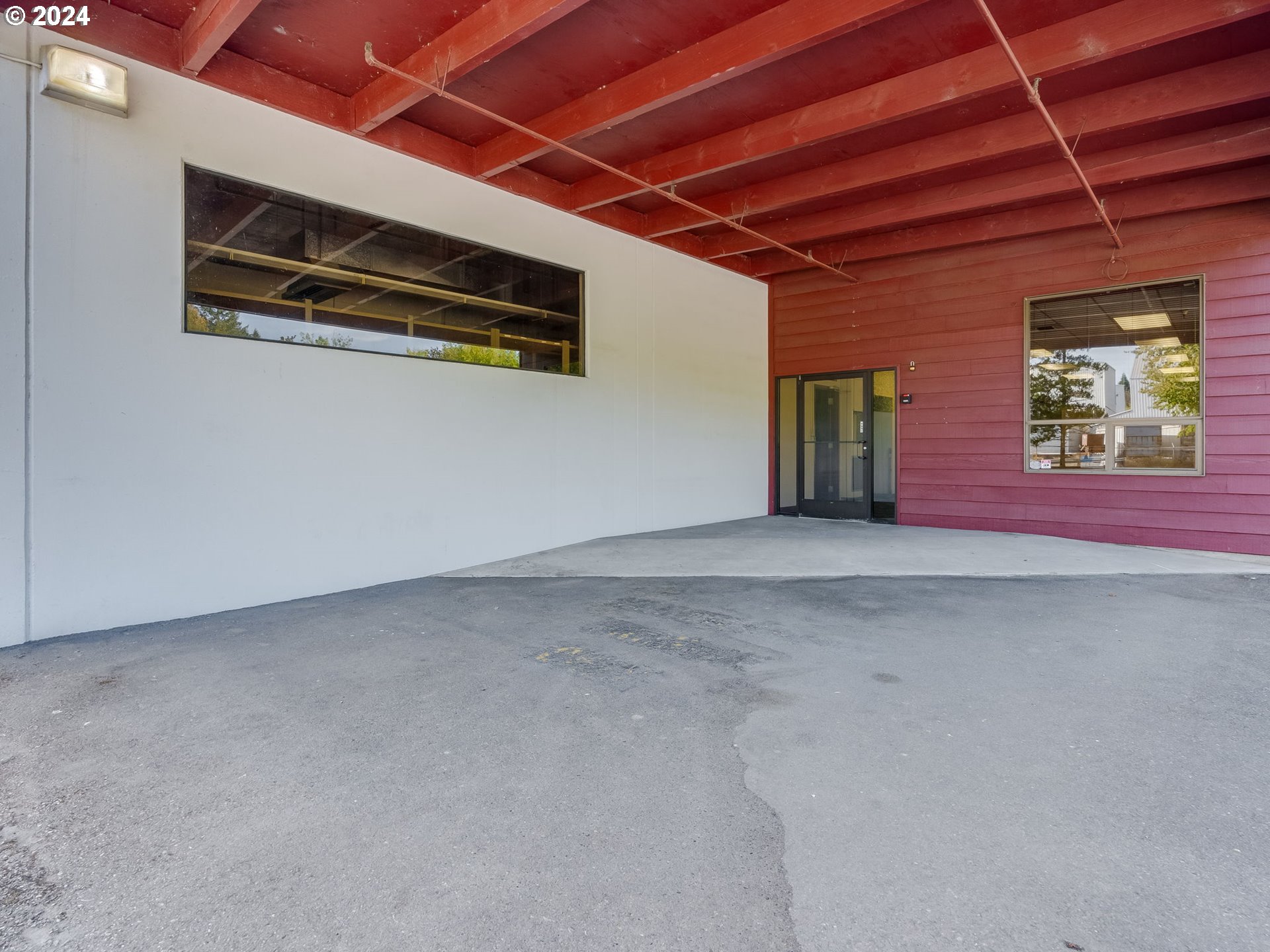 16700 S HIGHWAY 99W