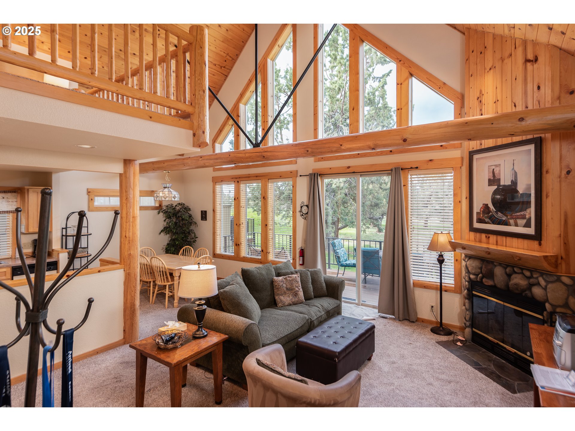 8825 SW CANYON WREN CT