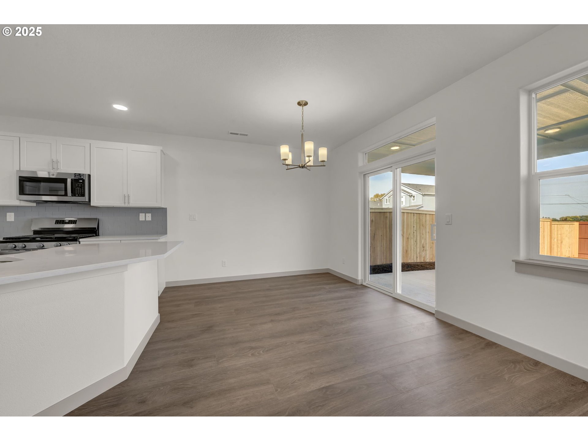 5645 Magnificence Way